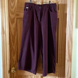 Wide leg capri pants by Blassport